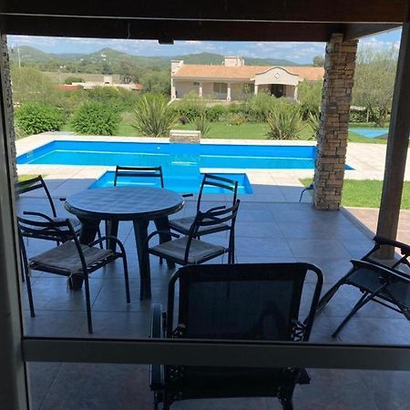 Casa Con Vista A Las Sierras De Cordoba Malagueno Exteriér fotografie